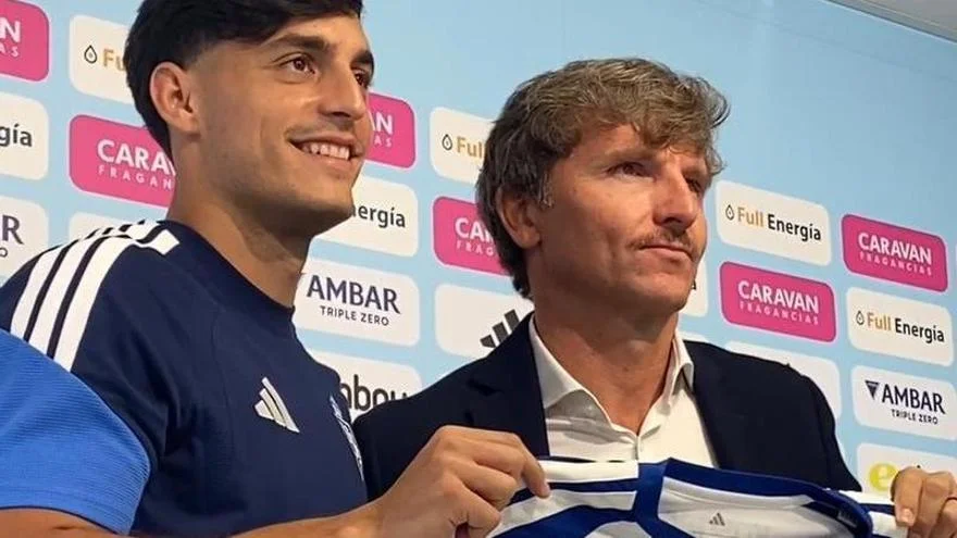 Joaquín Delgado presentado como delantero del Real Zaragoza