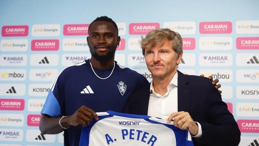 Peter Ademo, ilusionado en su presentación con el Real Zaragoza